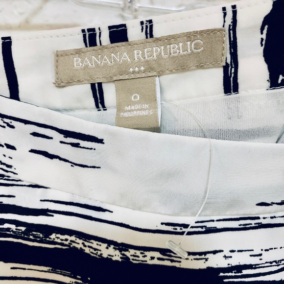 Banana Republic Abstract Print Mini Skirt - Picture 3 of 5